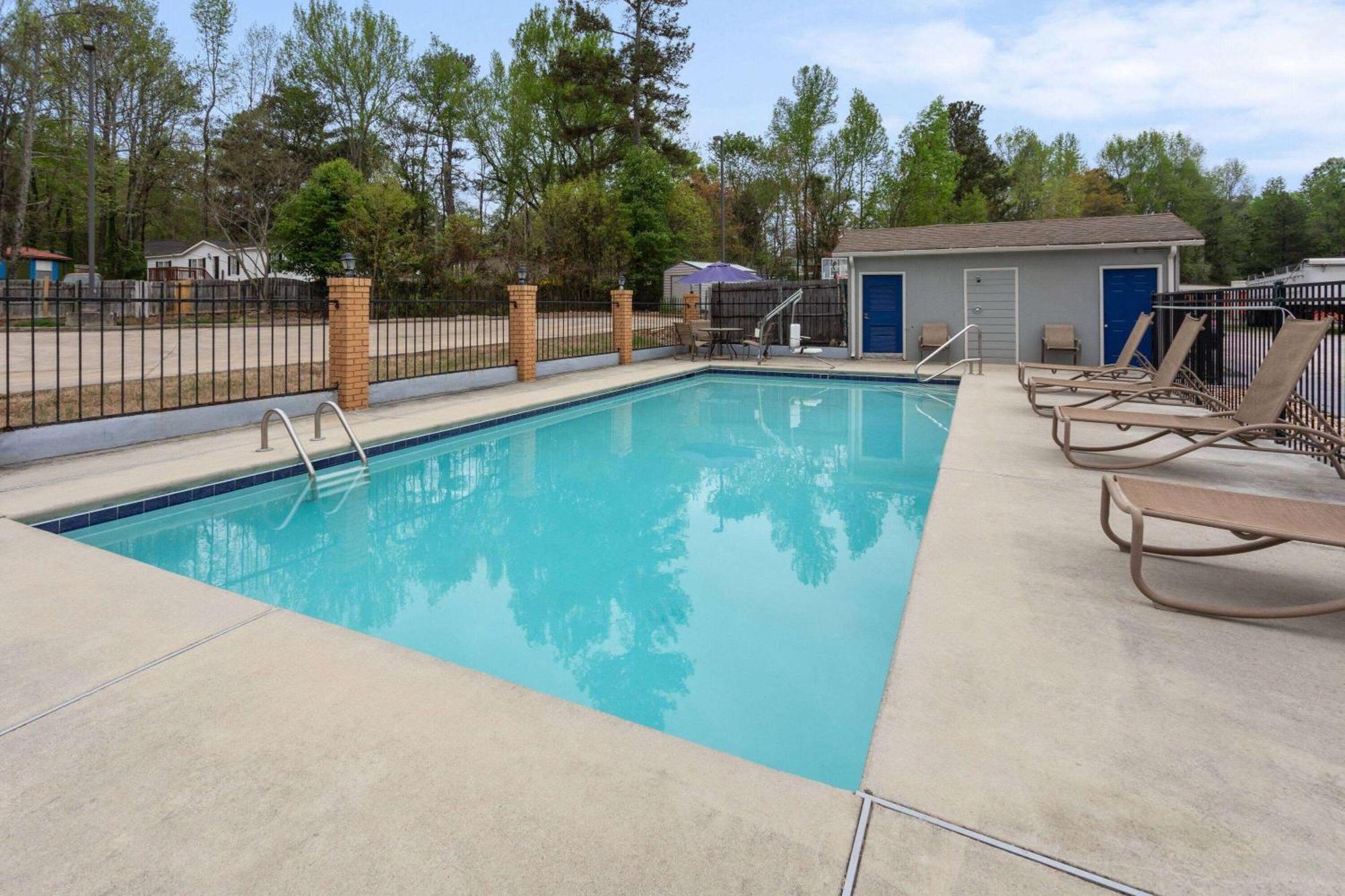 Days Inn By Wyndham Douglasville-Atlanta-Fairburn Road Екстер'єр фото